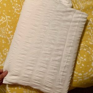 White textured duvet cover queen/full